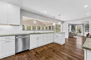 10223 N Range Line Ct, Mequon, WI 53092 - Photo 23