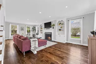10223 N Range Line Ct, Mequon, WI 53092 - Photo 5