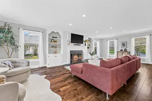10223 N Range Line Ct, Mequon, WI 53092 - Photo 7