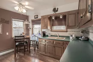 1920 Woodlawn Ave, West Bend, WI 53090 - Photo 7