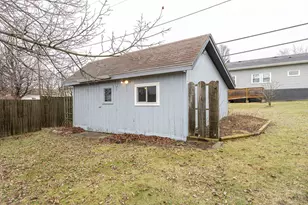 1920 Woodlawn Ave, West Bend, WI 53090 - Photo 33