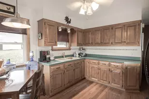 1920 Woodlawn Ave, West Bend, WI 53090 - Photo 5