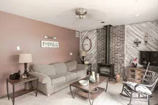 1920 Woodlawn Ave, West Bend, WI 53090 - Photo 3