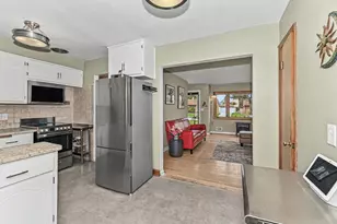 3923 E Iona Terrace, Cudahy, WI 53110 - Photo 11