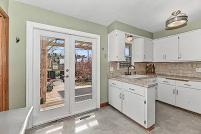 3923 E Iona Ter, Cudahy, WI 53110 - Photo 9