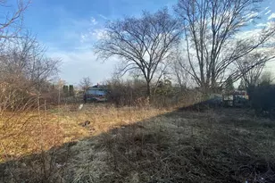 8621 N Granville Rd, Milwaukee, WI 53224 - Photo 11