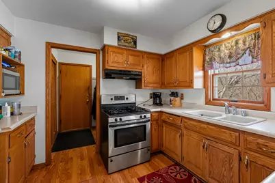 2908  Devonshire Ct, Waukesha, WI 53188 - Photo 3