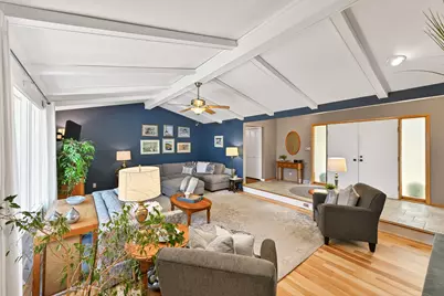 2138  Edgewood Dr, Grafton, WI 53024 - Photo 7