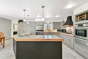 2138 Edgewood Dr, Grafton, WI 53024 - Photo 9