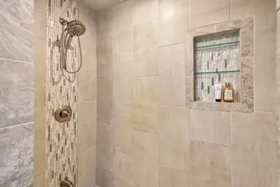 2138  Edgewood Dr, Grafton, WI 53024 - Photo 23