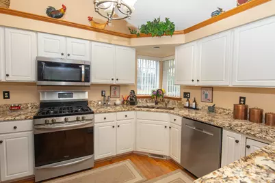 6423  Anforest Ln, Racine, WI 53406 - Photo 7