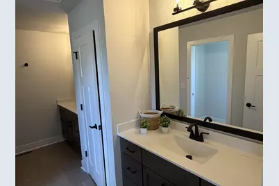 N101W17020  Tanglewood Dr, Germantown, WI 53022 - Photo 9