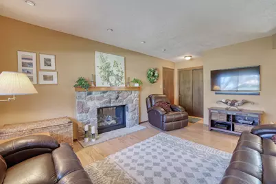 14235 W Wilbur Dr, New Berlin, WI 53151 - Photo 13