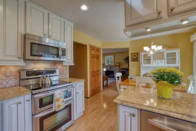 14235 W Wilbur Dr, New Berlin, WI 53151 - Photo 19