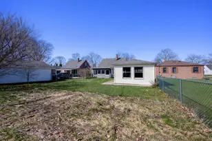 1425 E Van Beck Ave, Milwaukee, WI 53207 - Photo 25