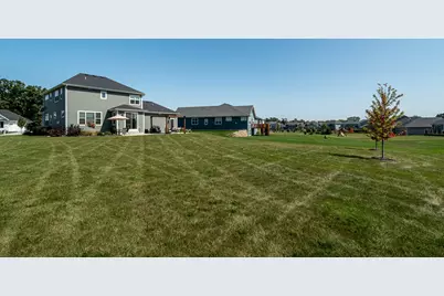 N61W21633  Legacy Trl, Menomonee Falls, WI 53051 - Photo 7