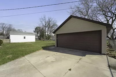 1517  Orchard St, Racine, WI 53405 - Photo 9