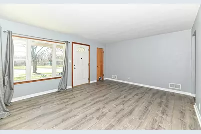 1910  Washington Rd, Kenosha, WI 53140 - Photo 7