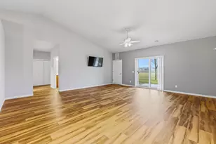 496 River Rd, Columbus, WI 53925 - Photo 5