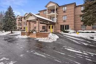 530 N Silverbrook Dr, West Bend, WI 53090 - Photo 23