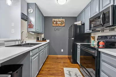 530 N Silverbrook Dr #131, West Bend, WI 53090 - Photo 5