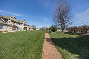 6615 Spring Hill Dr, Racine, WI 53406 - Photo 37