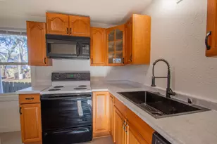 211 Lynn St, Watertown, WI 53098 - Photo 9