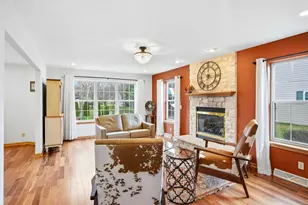 202 Stocks Dr, Delafield, WI 53018 - Photo 5