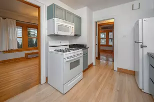 2323 E Falling Heath Pl, Milwaukee, WI 53207 - Photo 9