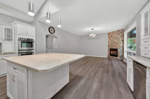 3630 Deerfield Pl, La Crosse, WI 54601 - Photo 9