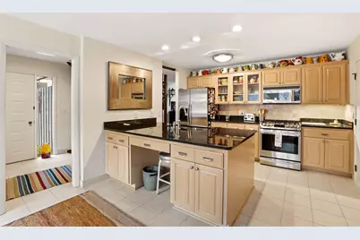 78  Woodfield Ct, Racine, WI 53402 - Photo 7