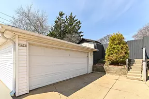 3423 E Whittaker Ave, Cudahy, WI 53110 - Photo 37