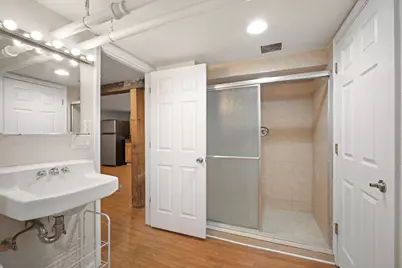 3443 N Maryland Ave, Milwaukee, WI 53211 - Photo 17