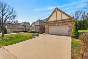 8623 S Country Club Dr, Franklin, WI 53132 - Photo 37