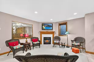 8623 S Country Club Dr, Franklin, WI 53132 - Photo 31