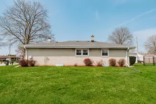 4386 S Honey Creek Dr, Greenfield, WI 53220 - Photo 37