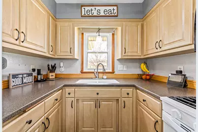 4386 S Honey Creek Dr, Greenfield, WI 53220 - Photo 11