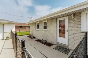 4386 S Honey Creek Dr, Greenfield, WI 53220 - Photo 35