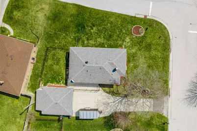 4386 S Honey Creek Dr, Greenfield, WI 53220 - Photo 41