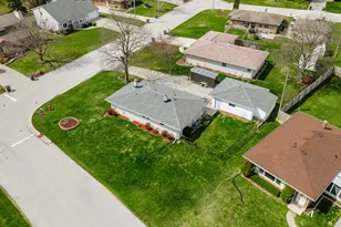 4386 S Honey Creek Dr, Greenfield, WI 53220 - Photo 39