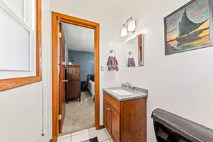 4386 S Honey Creek Dr, Greenfield, WI 53220 - Photo 19