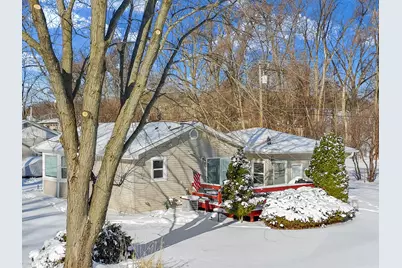 562  Gatewood Dr, Twin Lakes, WI 53181 - Photo 5