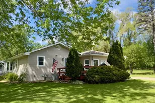 562 Gatewood Dr, Twin Lakes, WI 53181 - Photo 7