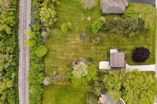 10234 N La Cresta Dr, Mequon, WI 53092 - Photo 29