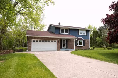 10234 N La Cresta Dr, Mequon, WI 53092 - Photo 33