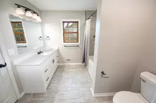 10234 N La Cresta Dr, Mequon, WI 53092 - Photo 13