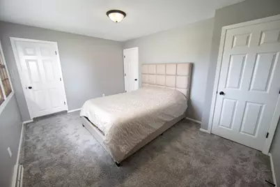 10234 N La Cresta Dr, Mequon, WI 53092 - Photo 17