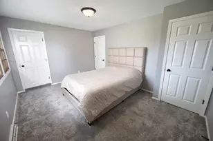 10234 N La Cresta Dr, Mequon, WI 53092 - Photo 17