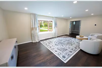 10234 N La Cresta Dr, Mequon, WI 53092 - Photo 3