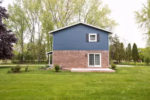 10234 N La Cresta Dr, Mequon, WI 53092 - Photo 21